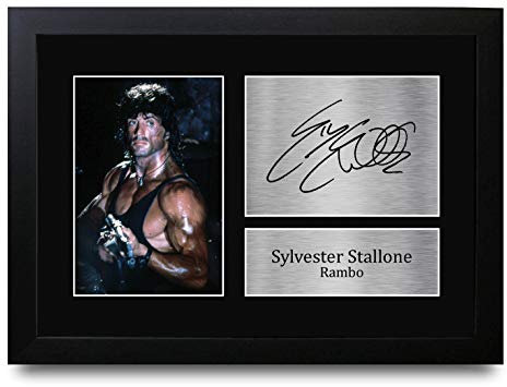 HWC Trading A4 FR Sylvester Stallone Rambo John Presents gedrucktes signiertes Autogramm Bild für Film-Fans – A4 gerahmt