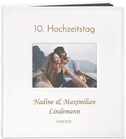 Maverton Fotoalbum zum Selbstgestalten mit Bildausschnitt & Gravur zum Jubiläum - Fotobuch zum Einkleben - 240 Fotos im Format 10x15-60 schwarze Seiten - Größe 33x30cm - Weiß - Hochzeitsgeschenk