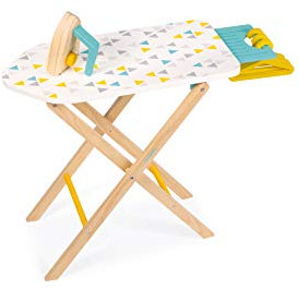 Janod - Table à Repasser Enfant, avec Tablette Coulissante + 1 Fer à Repasser + 3 Cintres - Jouet d’Imitation en Bois - Certifié FSC - 3 à 8 Ans, J06502