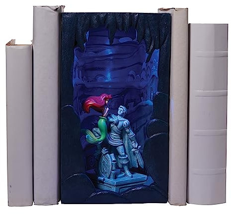 Enesco Disney Showcase Serre-Livres Lumineux La Petite Sirène Ariel's Secret Grotto Multicolore 22,9 cm
