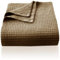 CHUFFED 100% Baumwolle Decke 270x 230 cm, Weiche und Atmungsaktive Tagesdecke, Waffelmuster Leichte Decke als Sofadecke Couchdecke, Weich Kuschelige Wohndecke Wohnzimmer, Sofa Couch Braun