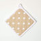 Homescapes Topflappen ‚Sterne‘ beige 20x20 cm, Topfuntersetzer Baumwolle wattiert, Topflappen waschbar mit Schlaufe zum Aufhängen