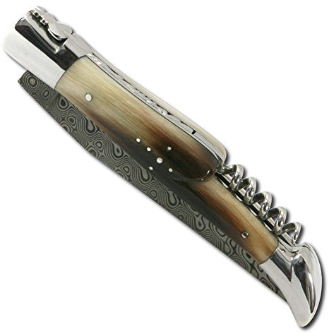 Couteau Laguiole avec manche en pointe de corne blonde et lame en acier damas, avec tire-bouchon