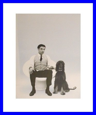 Germanposters Charles Wilp Yves Klein mit Afghanenhuendin Poster Kunstdruck Bild im Alu Rahmen in blau 56x46cm