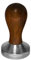 scarlet espresso | Tamper »Classic«, stilvoller Espresso-Stempel mit ergonomischem Griff aus Edelholz, für perfekten Espresso, Barista-Werkzeug (51 mm, Sandelholz - Dunkelbraun)
