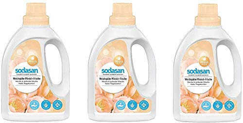 SODASAN Weichspüler, 3 x 750ml, Fruchtig, Natürlich, Frei von üblichen Allergenen und Reizstoffen, Macht Wäsche weich und sauer, für Erwachsene