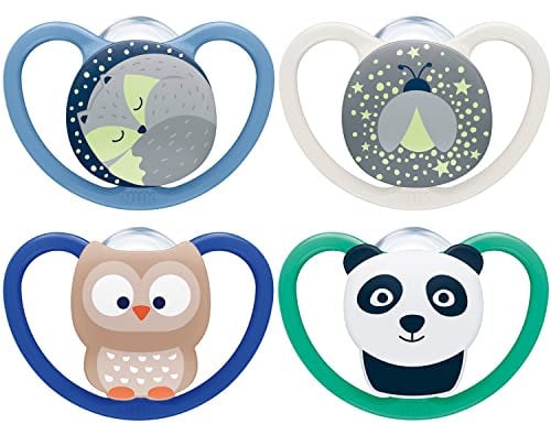 NUK Space Schnuller 4er Set |2x Space Night mit Leuchteffekt | Silikon | 6-18 Monate | mit extra Belüftung und kiefergerechter Form Jungen, mehrfarbig