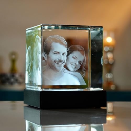 contento | 3D Kristall Würfel | Dein Foto Portrait in Glas graviert | 1-2 Personen/Tiere |3D Kristallfoto als Geschenk zum Geburtstag, Weihnachten, Hochzeit, inkl. Leuchtsockel | Größe M (6x6x6cm)