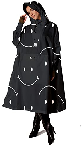 Rainkiss Regenponcho Erwachsene – Wasserdicht & Atmungsaktiv – Einheitsgröße – 100% recyceltes Polyester – PFAS-frei – Smiley Design – Schwarz