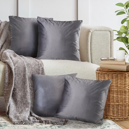 Cozyor 4er Set Kissenbezug 45x45 cm anthrazit Samt flauschig weich Sofakissen Dekokissenbezug Kissenhülle für Couch, Schlafzimmer, Wohnzimmer & Balkon, Nebula, mit verstecktem Reißverschluss