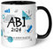 GRAVURZEILE Bedruckte Tasse mit Spruch - Abi - Personalisiert mit Namen & Jahr - Weil ich's einfach drauf hab! - Spülmaschinenfest - Geschenk zum Abschluss für Jungen & Mädchen - Farbe: Schwarz