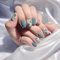 24Pcs Flower Pattern Press on Nails Short Square Fake Nails with Blue Daisy Design Cute Glossy Acrylic Full Cover False Nails Exquisite Stick on Nails for Women and Girls