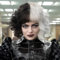 PORSMEER Halb Schwarz Halb Weiß Perücke Damen Kurz Lockig gewellt Haar mit Pony Cosplay Wig Bob Perücke für Halloween Karneval und Party Fancy Dress