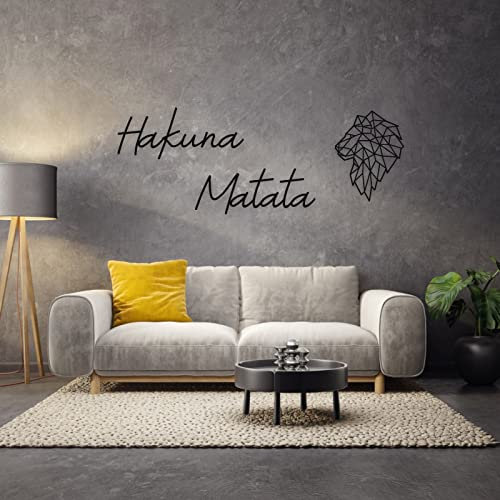 3D Schriftzug Hakuna Matata mit Löwenkopf aus Holz in verschiedenen Farben und 3 Schriftarten