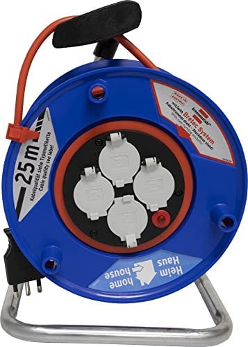 Prolunga Elettrica 25 Metri con Avvolgicavo Brennenstuhl | 4 Prese Elettriche Universali (Schuko + IT 10/16A) | Spina Piatta IT 16A, Cavo 25mt | Cavo H05VV-F 3G1,5 Ideale per Uso Esterno/Giardino