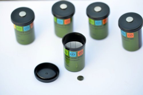 geo-versand 5 x magnetische Filmdose incl. wasserfestem Logstreifen und Aufkleber - Geocaching Versteck - Neodym
