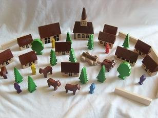 alles-meine.de GmbH großes Dorf mit Kirche, Häuser & Bäume, Bausteine, Pferdewagen, Figuren - aus Holz - Baukasten - Holzhäuser Eisenbahn/Original Erzgebirge - ideal für Holzei..