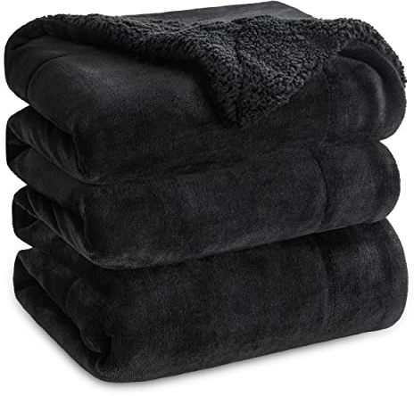 Bedsure Sherpa Fleece Throw Blanket - Thick, Large, Black, King, 230x270cm | Sherpa Blanket, Fluffy, Super Soft, Cosy, Fleece Sofa Throw, Thick and Warm, Family and Pets, Home Decor