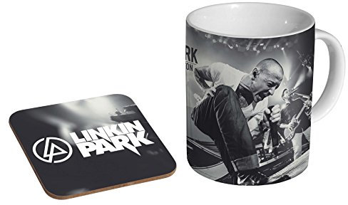 mugmart Chester Bennington RIP Legend Keramik-Kaffeetasse + Untersetzer, Geschenkset