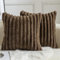 Mandioo 2er Set Kissenbezug gestreiftes Künstlich Pelz Superweich Kissen Flauschig Modern Kissenhülle Deko Sofa Wohnzimmer Schlafzimmer Kissenbezüge 45 x 45 cm Dunkelbraun