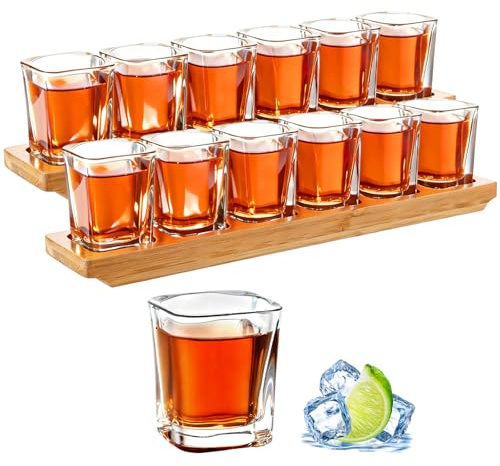 CYEER 12er Set Schnapsgläser Quadratisch 70ml mit 2 Bambus Haltern – Shotgläser Set für Tequila, Wodka, Likör & Espresso – Stabiles Serviertablett für Bar, Party und Gastronomie – 14-teiliges Set