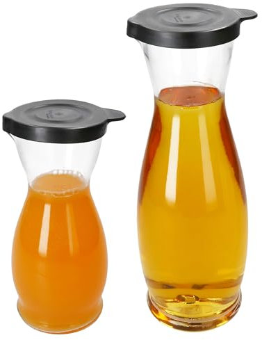 MamboCat 2er Set MIA MISURA Wein-Karaffe mit schwarzem Kunststoff-Deckel I je 1x 0,5 Liter & 1 Liter, geeicht I Glas-Krug mit Ausgießtülle für Wein, Wasser, Saft, Milch & Co.