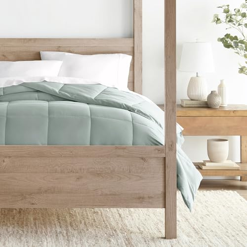 LINENS & HUTCH Comforter Solid Color Lightweight Microfiber All Season Down-Alternative Ultra Soft Bedding - King/Cal-King Eucalyptus
