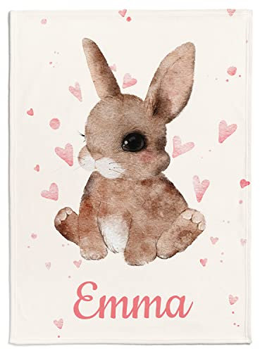 Personalisierte Babydecke mit Wunschtier, Name, Geburtsdatum und Motivfarbe (Hase mit kleinen Herzen)