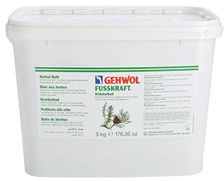 GEHWOL Fusskraft Kräuterbad, Fußbad raue, rissige Füsse, Badekonzentrat, 5000 g