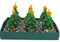 Dekohelden24 6er Set Teelicht Tannenbaum - Tannenbaumkerze mit Paketen und goldenen Stern als Spitze in grün, Lieferumfang 6 Figurenkerzen, Maße je Teelicht L/B/H: 4 x 4 x 6 cm.