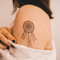Inkster® Feder Traumfänger Tattoo | Temporäres Tattoo mit EU-Kosmetikzertifizierung | wasserfest + vegan | revolutionäres 2-Wochen-Tattoo | Fake Tattoos und Klebetattoos für Erwachsene
