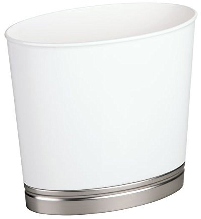 mDesign Mülleimer für Bad und WC – ovaler Kosmetikeimer in elegantem Look – Design Abfalleimer aus widerstandsfähigem Kunststoff mit gebürstetem Finish – weiß/mattsilberfarben