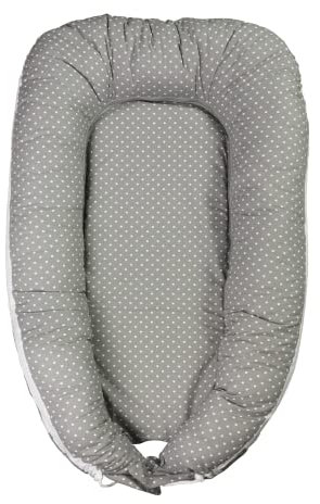 Puckdaddy Babynest Isabella 105x60cm mit Wolken und Punkten, Babynestchen für Neugeborene und Babys von 0-8 Monate, Kuschelnest aus 100% Baumwolle
