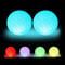 Relaxdays 2 x LED Kugelleuchte, mit Farbwechsel, batteriebetrieben, ohne Kabel, für Innen, Bunte Leuchtkugel, Ø 15 cm, weiß