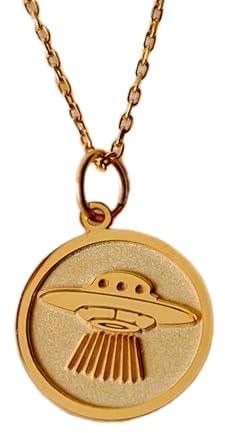 LKBEADS UFO-Gravur-Münzanhänger-Halskette 24 mm mit 45,7 cm langer Kabelkette | Sterlingsilber vergoldet | Unisex-Schmuckgeschenk | LK_PNDN_1771