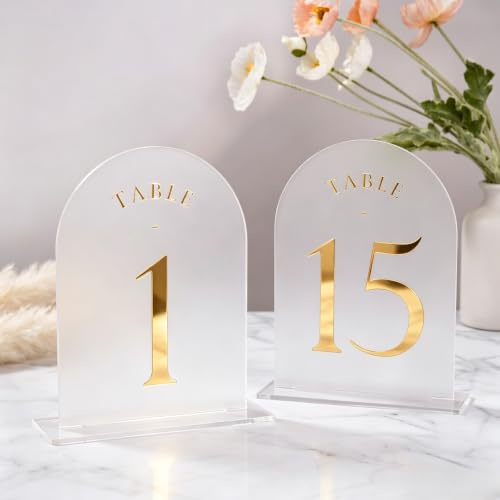UNIQOOO Tischnummern mit Ständer 1–15, Goldfolie bedruckt, 12,7 x 17,8 cm, Acrylschilder und Halterungen, Tischaufsteller, perfekt für Tafelaufsatz, Empfang, Dekoration, Party, Jahrestag, Event