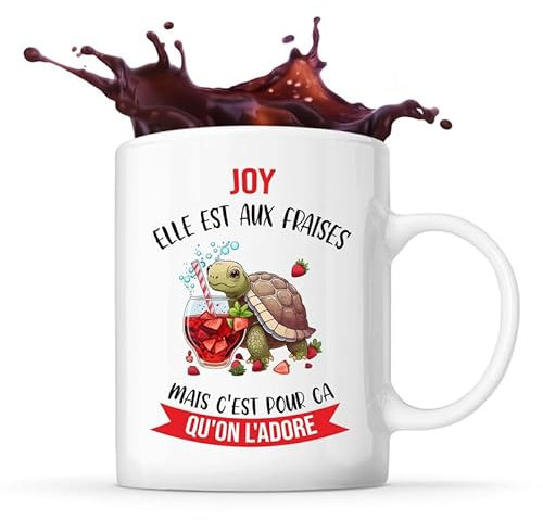 Planetee Mug Joy Elle est aux fraises | Tasse Prénom Cadeau Anniversaire Noël Humour