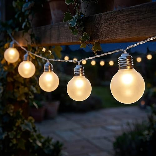 Spetebo Lichterkette 8 LED Glühbirnen für Außen und Innen batteriebetrieben - 110 cm - Garten Dekobeleuchtung mit transparenten Lampen - Outdoor Deko Beleuchtung Glühbirnenlichterkette Stimmungslicht