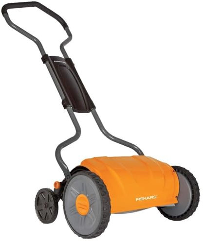 Fiskars Push Mower - 17 Cut Width Manual Reel Mower with No Motor - Grass Cutter with Steel Blades that Stay Sharp - Eco-Friendly Cordless Grass Trimmer for Lawn Care