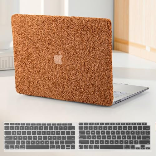BYCeKe Kompatibel mit MacBook Pro 13 Zoll Hülle M2 2024-2016 A2338 M1 A2251 A2289 A2159 A1989 A1708 A1706 Touch Bar,Flauschiges Plüsch-Kunstfell Plastik Hartschale mit Tastaturschutz,Plüsch Braun