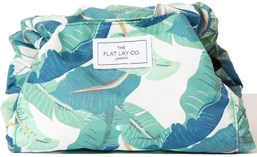 The Flat Lay Co Make Up Tasche Organizer mit Kordelzug - Reise Kosmetiktasche Damen mit Pinselhalter & Reißverschlusstasche - Tropische Blätter
