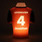 LAMPARENA - LED-Nachtlicht für Kinder & Erwachsene – personalisierte Trikotlampe mit Name und Nummer, einzigartige Wand-Deko für magische Fußball-Stimmung in jedem Zimmer [Rot-Schwarz | 25x30 cm]