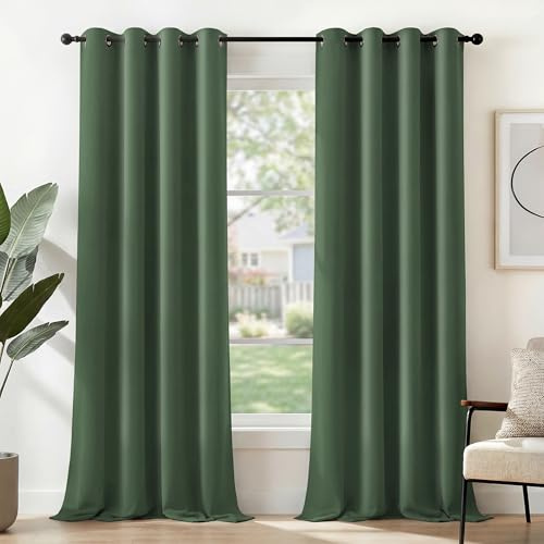 Deconovo Wohnzimmer Gardinen Vorhänge mit Ösen Verdunkelung Oliv Grün | 2er Set, H245 x B140 cm, Gardinen mit Ösen, Blickdicht, Verdunkelnd und ideal für moderne Wohn- und Schlafzimmer geeignet