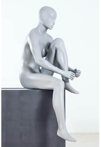 Penther Damen-Schaufensterpuppe in sitzender Pose, Schaufensterfigur athletischer Körperbau, Mannequin für Laufschuhe und Sportbekleidung, sportliche Damenpuppe aus grauem Kunststoff
