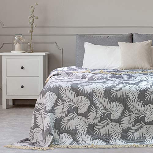 DecoKing 64351 240x260 cm Tagesdecke Jaquard mit Fransen Palmenblätter Monstera weiß grau zweiseitig pflegeleicht Tropical Leaves
