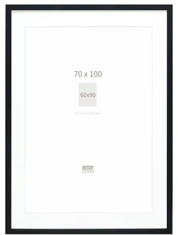 Deknudt Frames Rahmen mit Passepartout, für 1 Foto, 60 x 90 cm, Schwarz | 1 Ansicht: Rahmengröße 70 x 100 cm, Kunstglas, MDF-Holz zum Aufhängen