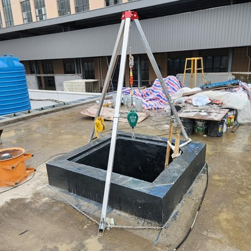 Kit trépied de sauvetage avec treuil et protection de sécurité pour levage d'urgence et opérations en espace confiné dans les chantiers de construction et industriels