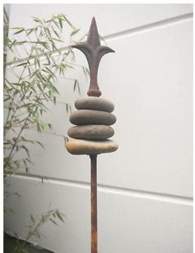 Zen Man Edelrost Gartenstecker Gartendeko Natur Stein Beetstecker H106cm 030870