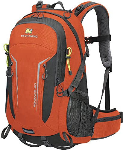 VERTAST Wanderrucksack 40L, Wasserdichter Rucksack mit Regenschutzhülle Leicht Trekkingrucksack Reiserucksack für Wandern Klettern Camping Outdoor Herren Damen, Orange