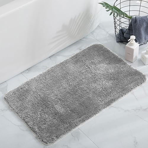 HELLSER Badezimmerteppich MIRA | Badematte rutschfest & Waschbar | Weicher Mikrofaser Badteppich | Saugfähig & Schnelltrocknend | Oeko-TEX Badvorleger für Fußbodenheizung | Grau | 60x120 cm